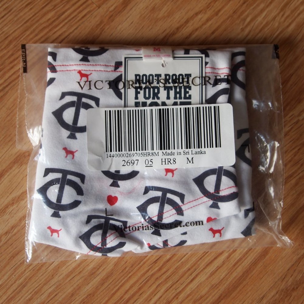 <><>2 for $25<><>Nike Minnesota Twins Tee & VS‎ Panties - Picture 2 of 6